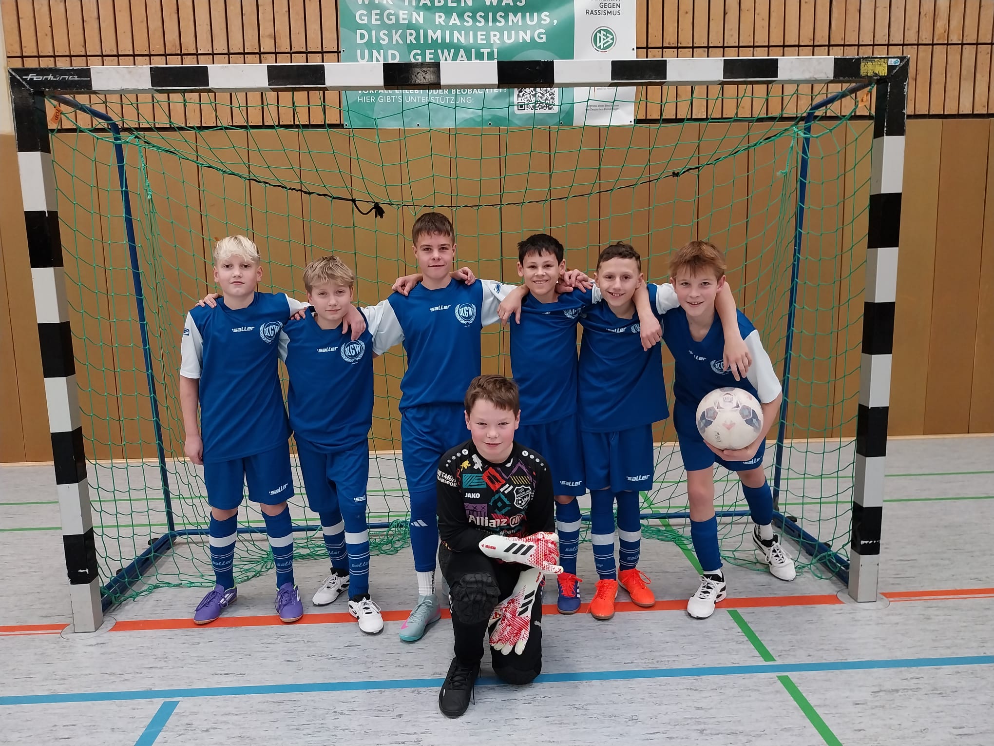 Team 1: Philipp Schrinner, Jano Schrinner, Till Skerka, Luca Zart, Maximilian Ersfeld, Vincent Lehwald und Torwart Liam Schmidt